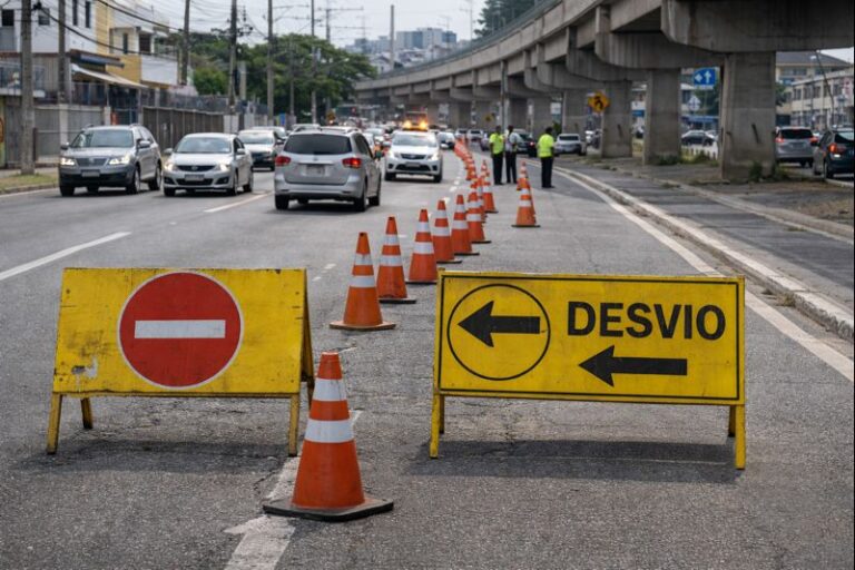 Av. Prof. Luiz Ignácio Anhaia Mello tem interdição no sentido Ipiranga por obras da Linha 15-Prata