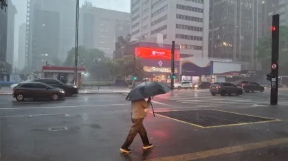 Chuvas levam a mais falta de energia em SP