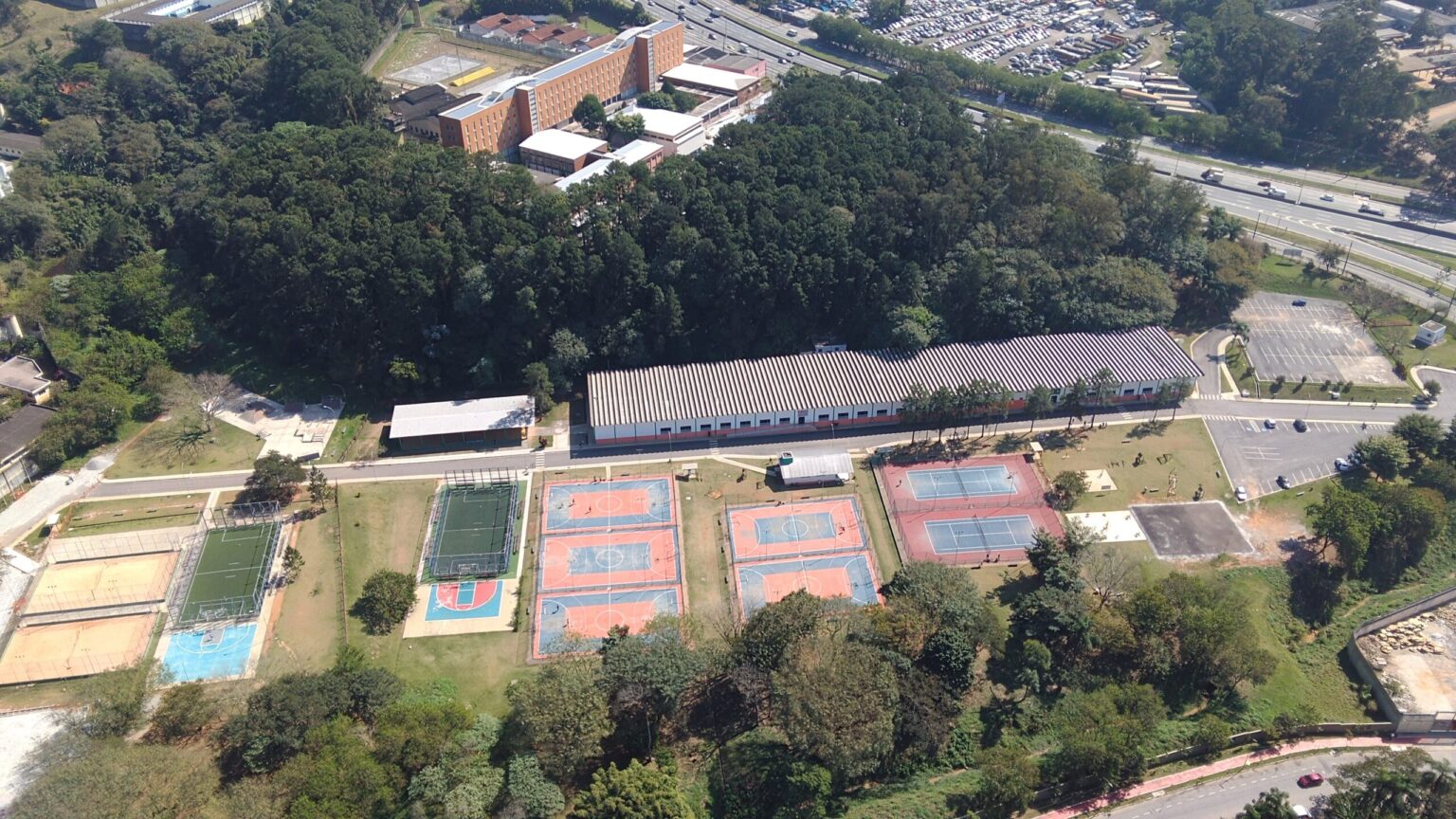 Obra da Vila Olímpica na Zona Oeste segue parada há nove meses e custo sobe R$ 12 milhões