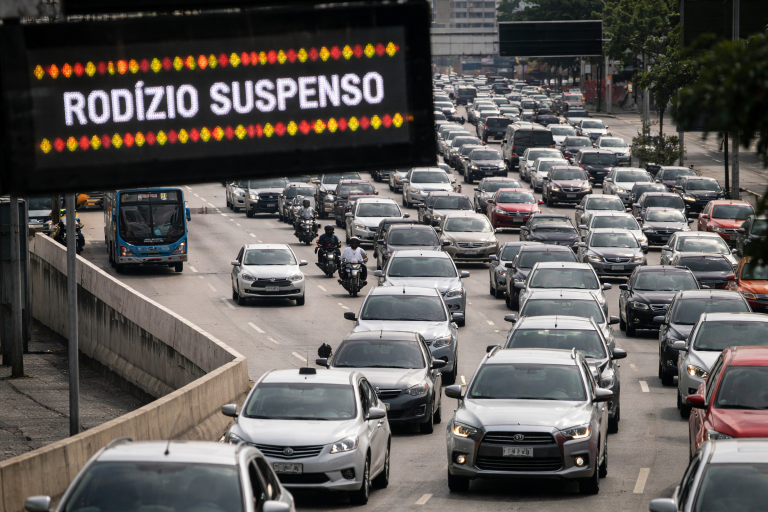 Rodízio de carros permanece suspenso em São Paulo nesta quarta-feira (18) e retorna na quinta (19)