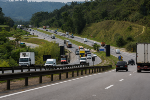 Polícia Rodoviária reforça fiscalização nas estradas de SP durante o feriado