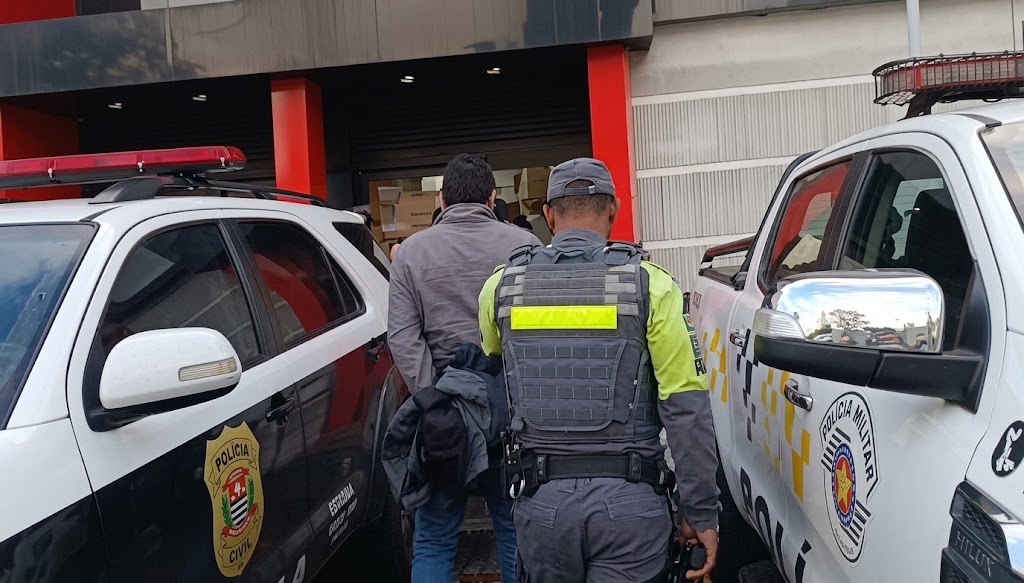 MOTORISTA COM SINAIS DE EMBRIAGUEZ TENTA FUGIR A PÉ DE ABORDAGEM E É DETIDO NA ZONA SUL DE SÃO PAULO