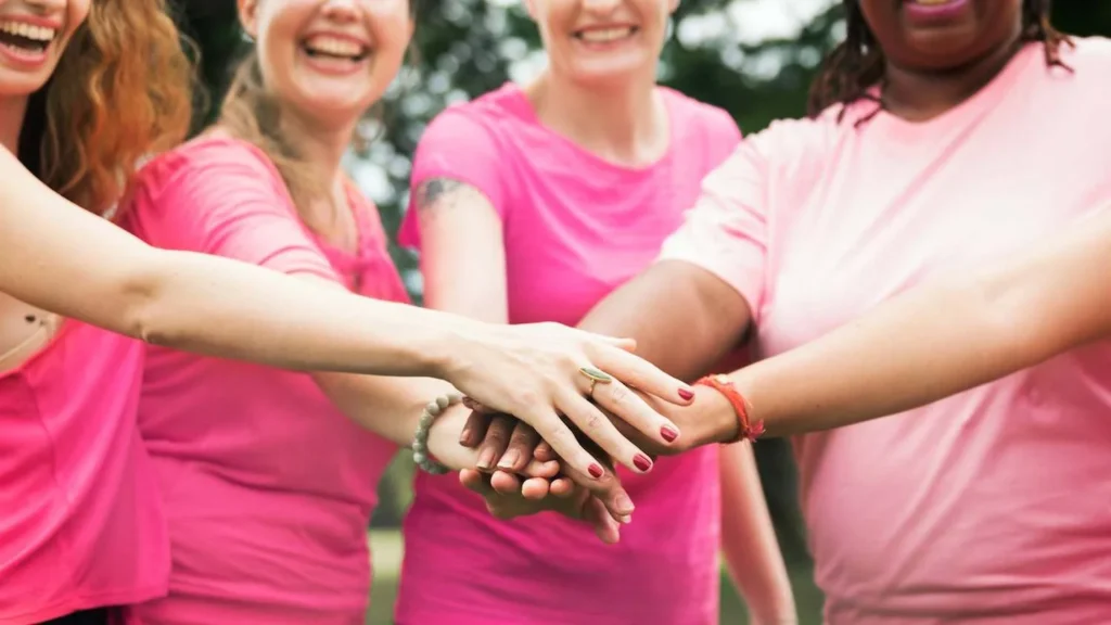 Outubro Rosa: conheça os direitos garantidos às mulheres durante o tratamento do câncer