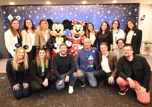 Equipes de Azul e Disney