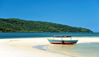 Ilha do Mel, no Paraná, é um dos destaques da lista