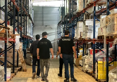 Polícia de SP faz operação contra comércio de bebidas falsificadas